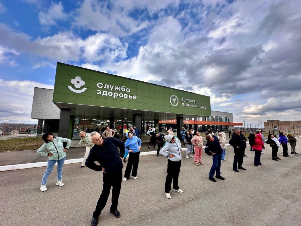 7 апреля 2025 года в нашем дружном коллективе состоялась зарядка под лозунгом "Будь здоров!"