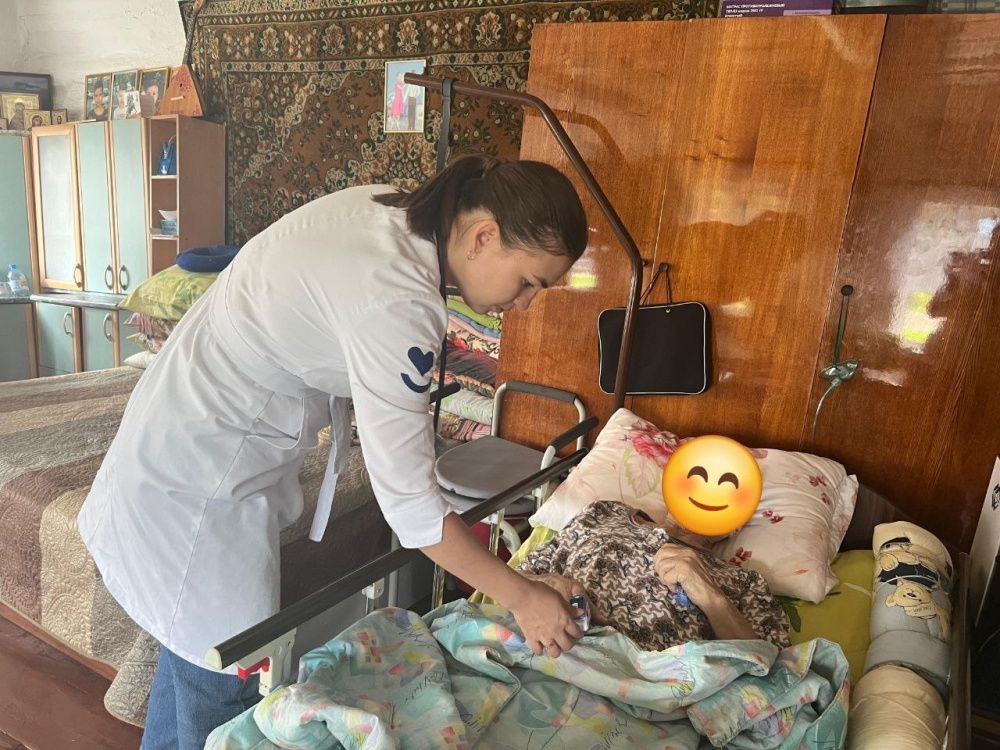 Врач-терапевт Карина Салаватовна провела выездной приём в Камышлинском ФАП