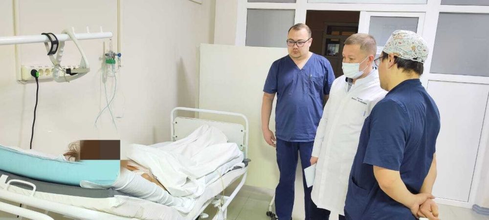 Обход в палатах интенсивной терапии, хирургического и гинекологического отделений