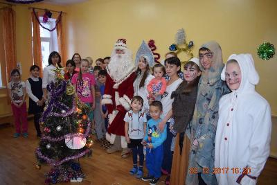 Новогодний утренник для маленьких пациентов стационара